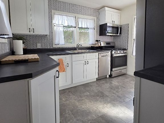 4th image of 325 N Kendall Ave