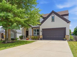9317 N Charlotte Ct, Kansas City, MO 64155