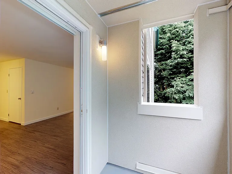 Daniels Apartments — Photo 36