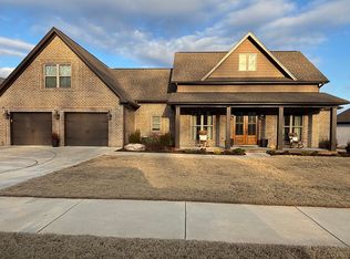 225 Chestnut Oak Dr, Florence, AL 35633