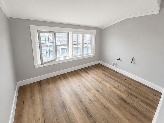 5th image of 46 Bridge St