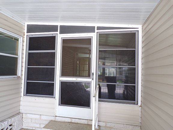 2nd image of 4438 Applegate Dr #3