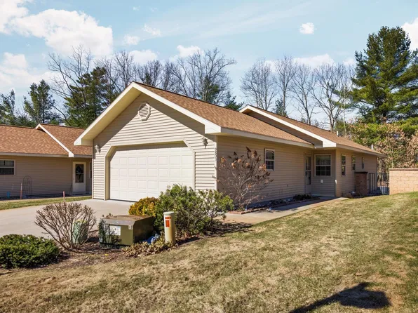 9803 Deer Track Ct, Interlochen, MI 49643