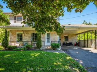 121 Union St, Greater Napanee, ON K7R 2W2