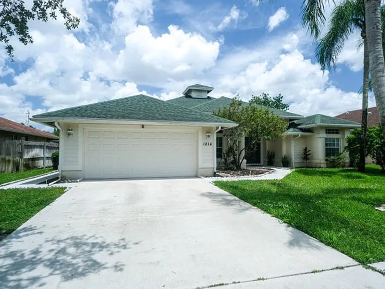 1814 Wisteria St — Photo 13