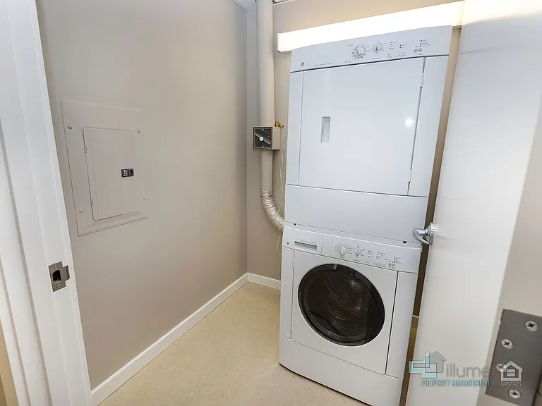 1920 SW River Dr #202 — Photo 29