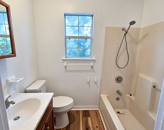 4th image of 5019 East St