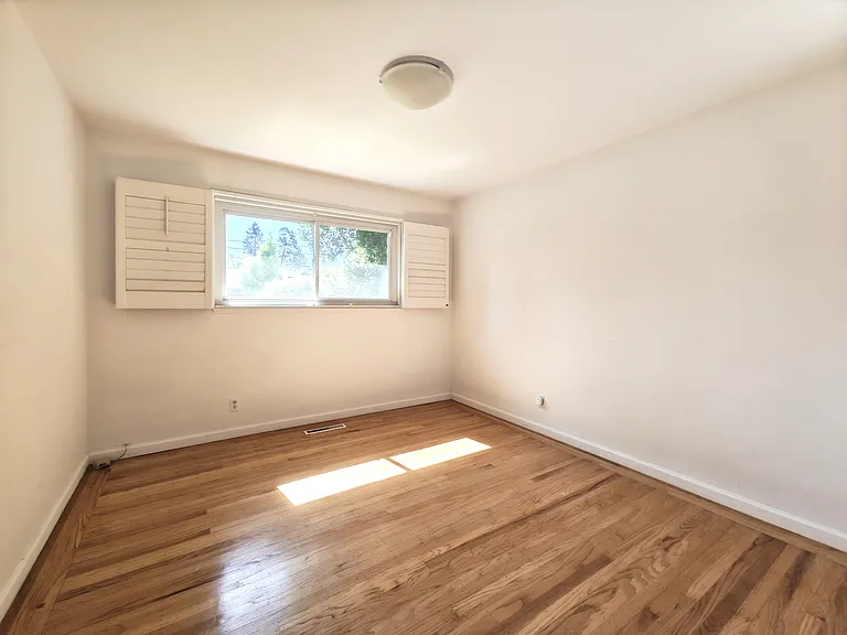 1138 Laureles Dr — Photo 11