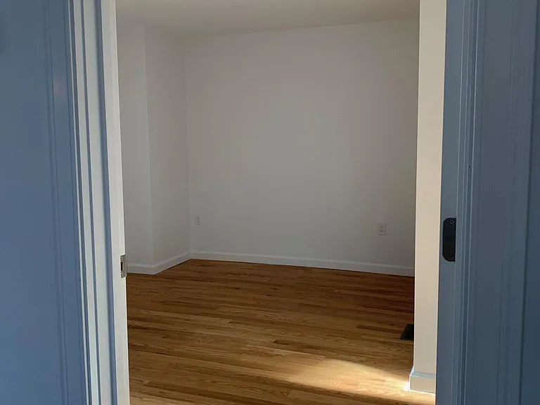 17 Howland St #2 — Photo 14