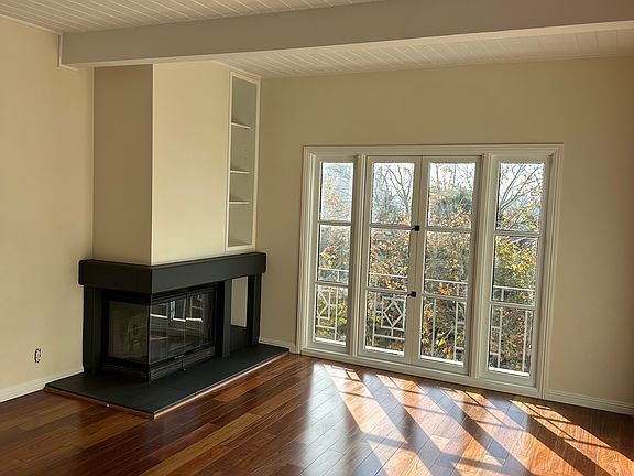 3rd image of 2950 Clay St