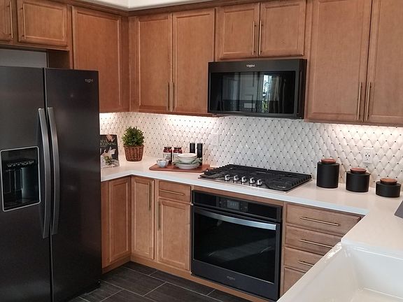 2nd image of 157 Llano De Los Robles Ave #1