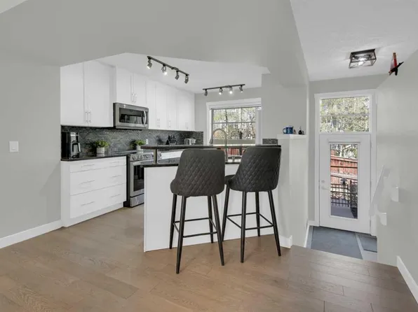 24 NW Aspen Hills Cmn SW, Calgary, AB T3H 0R7