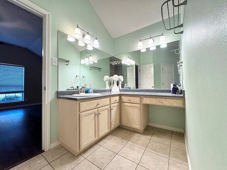 3537 Grandview Dr — Photo 21