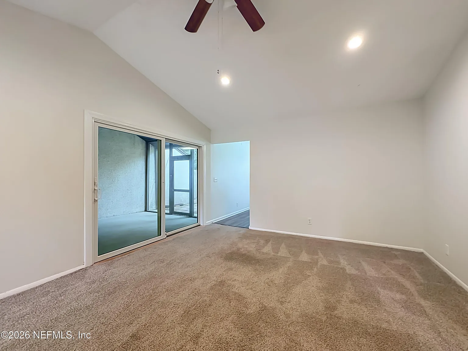 3 bed, 2.0 bath, 1068 sqft, $1,780 — Photo 4