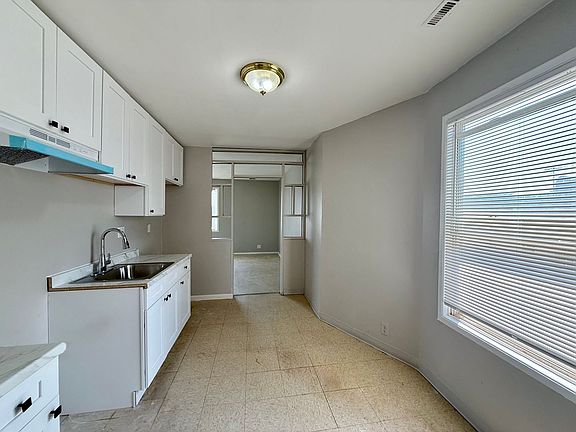 2nd image of 2531 N Tripp Ave #5R
