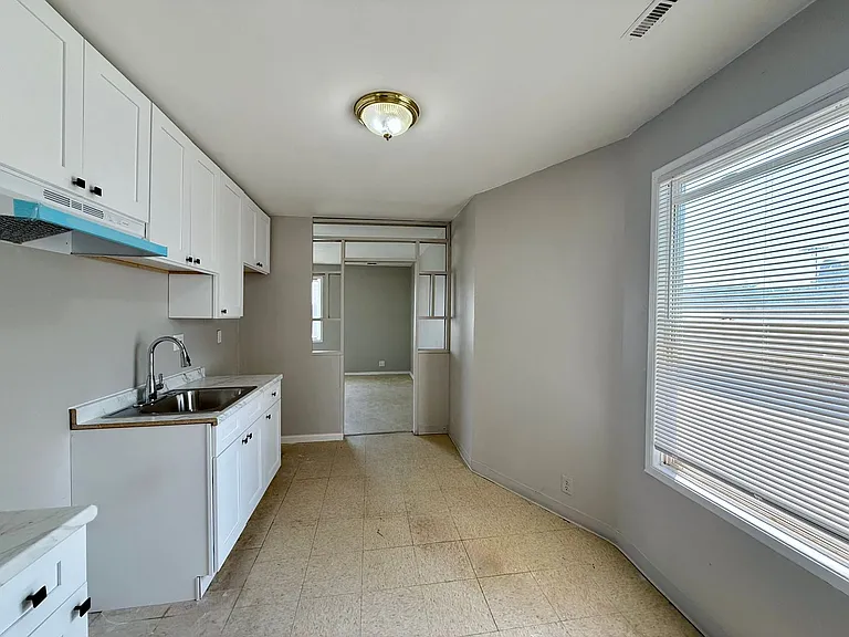 2531 N Tripp Ave — Photo 2