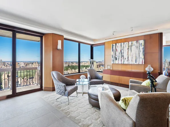 200 East 69th Street 44A image 1 of 14