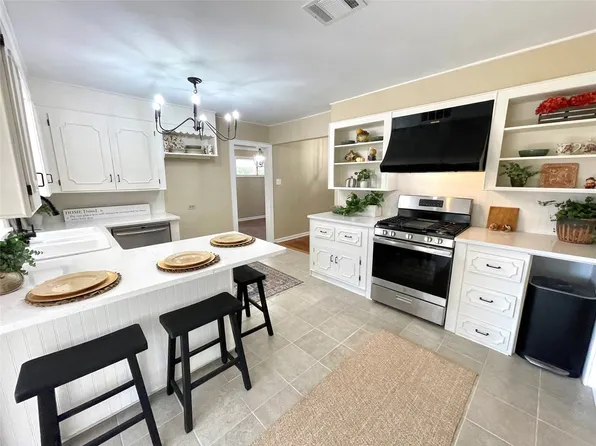 308 Ellis Dr, Minden, LA 71055