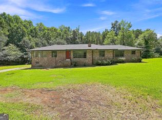 490 Mehaffey Dr, Fairburn, GA 30213