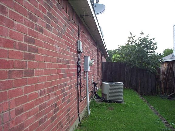 2nd image of 1071 Winding Creek Dr