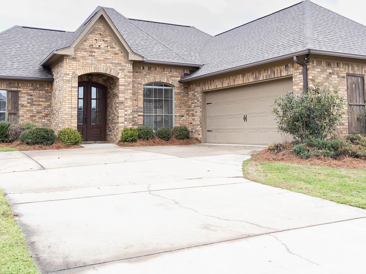 3 bed, 4.0 bath, 1757 sqft, $3,100 — Photo 1