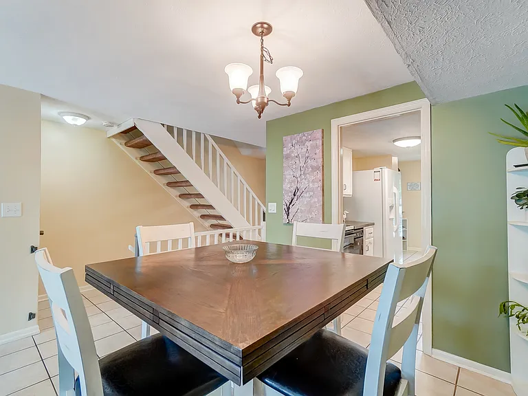 8064 Hetz Dr — Photo 16