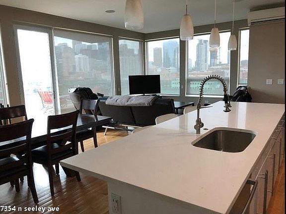 3rd image of 7354 N Seeley Ave #1025