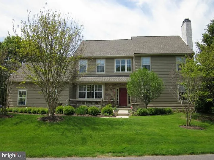 301 Lea Dr — Photo 1