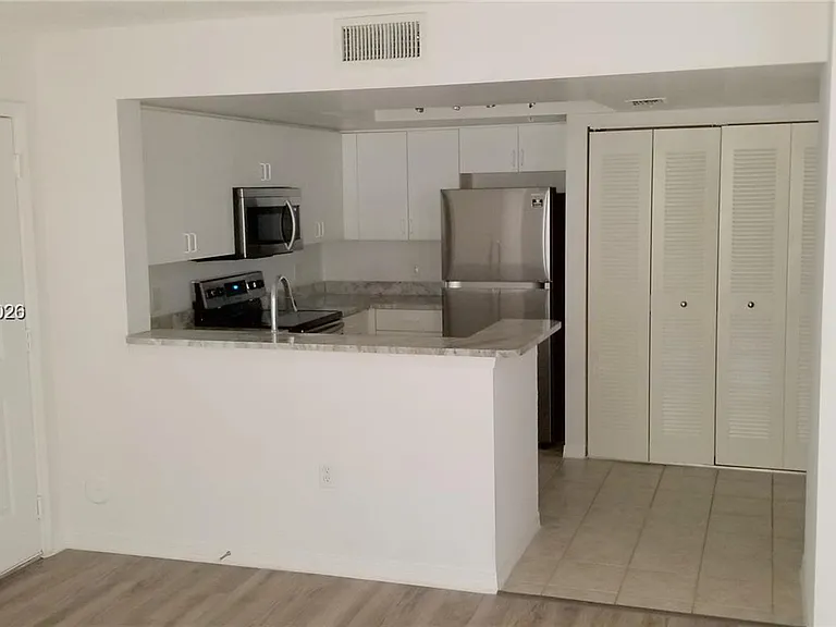 4195 N Haverhill Rd #303 — Photo 3