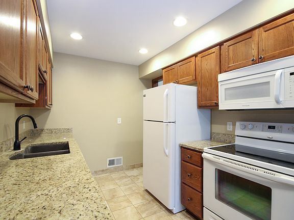 2nd image of 247 23rd Ave S #1