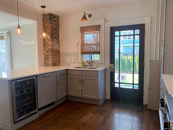 4th image of 19 Bexley Rd #1