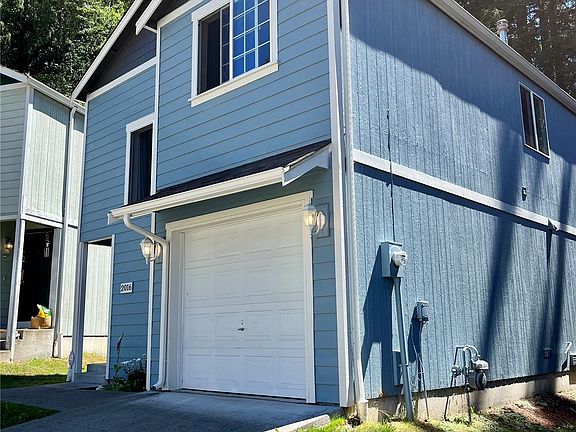 2nd image of 2016 NE Green Glen Ln