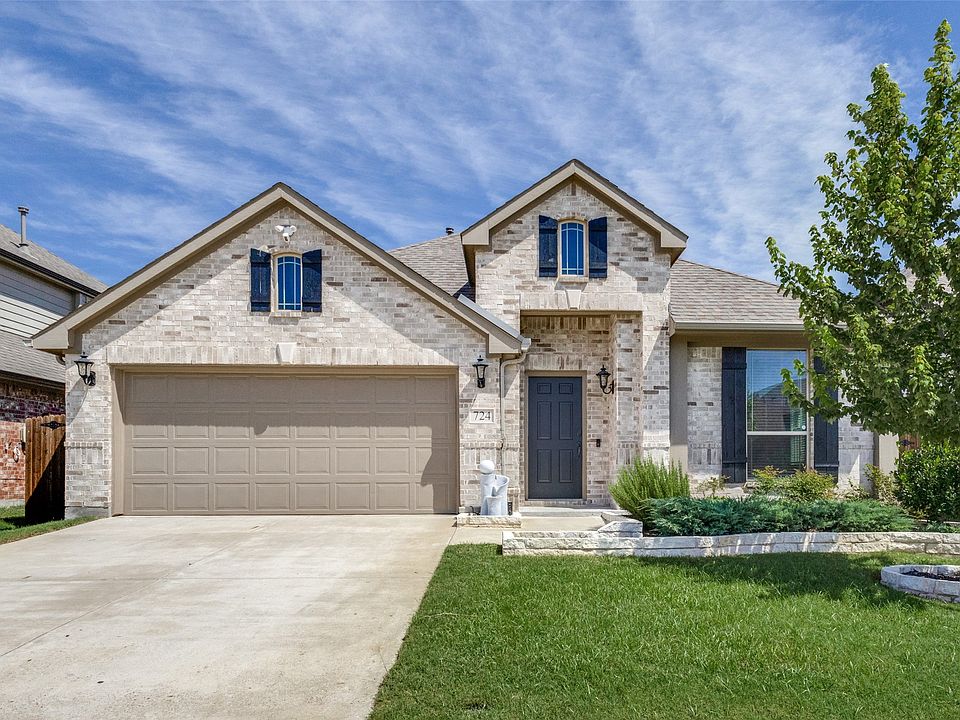 1st image of 724 Lyndhurst Dr