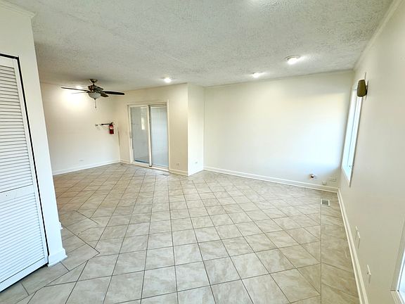 2nd image of 30W105 Maplewood Dr