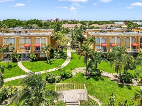 17901 NW 68th Ave APT Q102, Hialeah, FL 33015