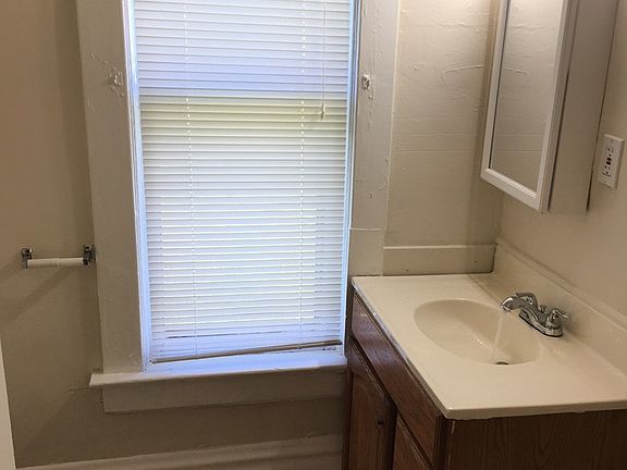 3rd image of 574 S Martin Luther King Jr Ave #1