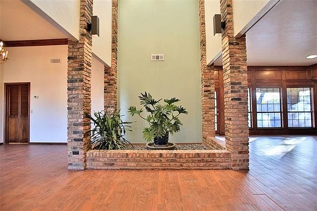 1st image of 3600 Interlaken Dr