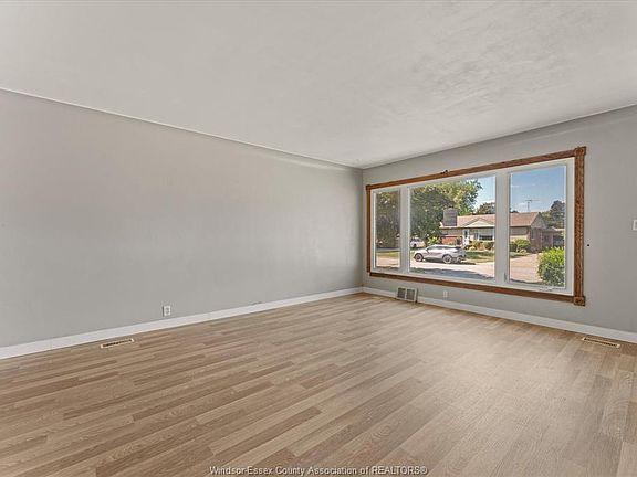 5th image of 3672 Morris Dr