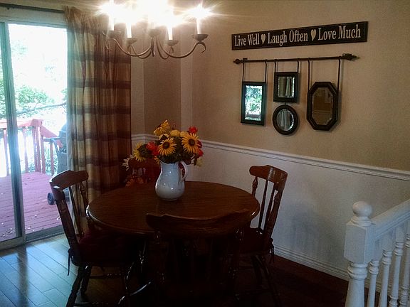 Sunny Dining Room 