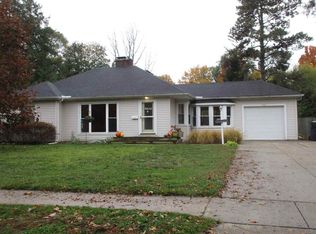 1107 Helen St, Midland, MI 48640