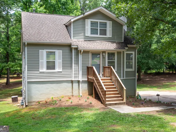 195 Pinewood Dr, Senoia, GA 30276
