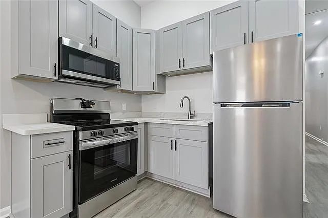 3211 Baronne St — Photo 3