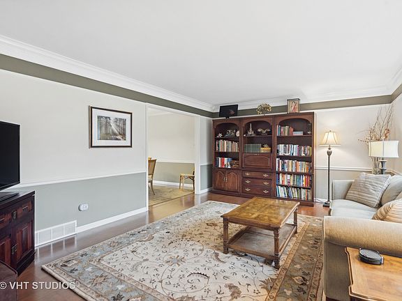 4th image of 537 Indian Hills Ct