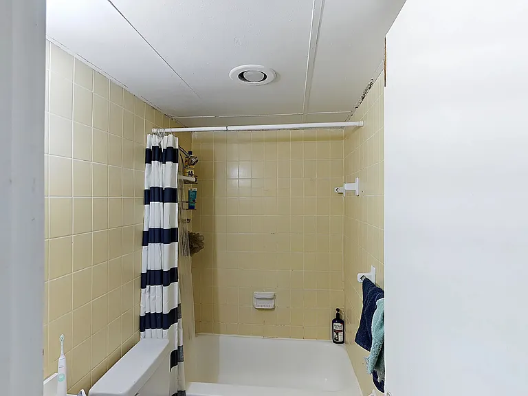 15 Glenville Ave #B4 — Photo 7