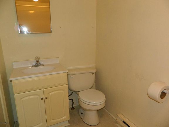 2nd image of 711 Scott St