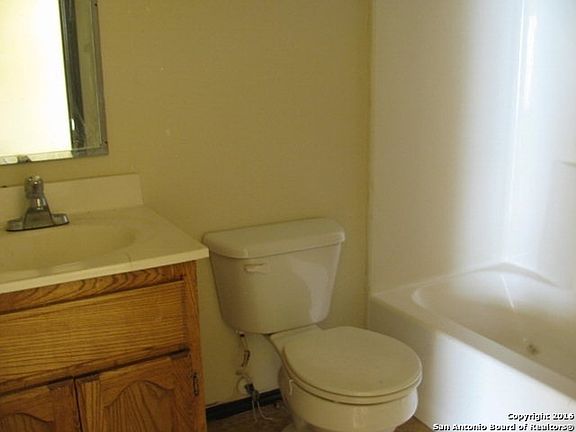 5th image of 6605 Tallowood Cir