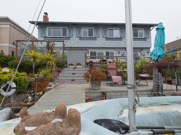323 Dolphin Isle #A