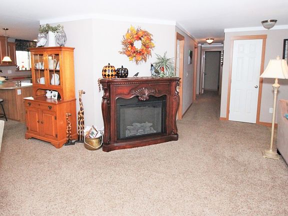 5th image of 41 Creekside Ln