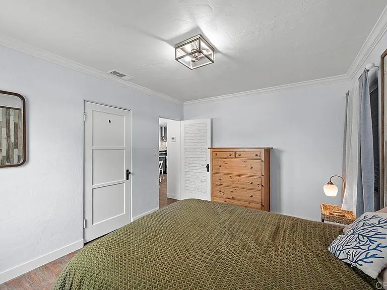 586 Del Mar Ave — Photo 26