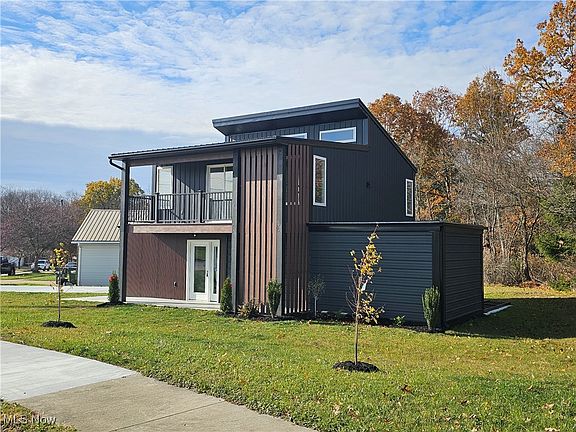 2nd image of 2632 Peach Ln